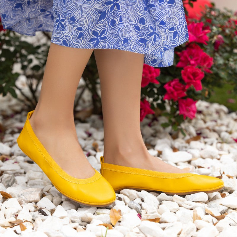 Samara Foldable Ballet Flat In Mustard Yellow Leather