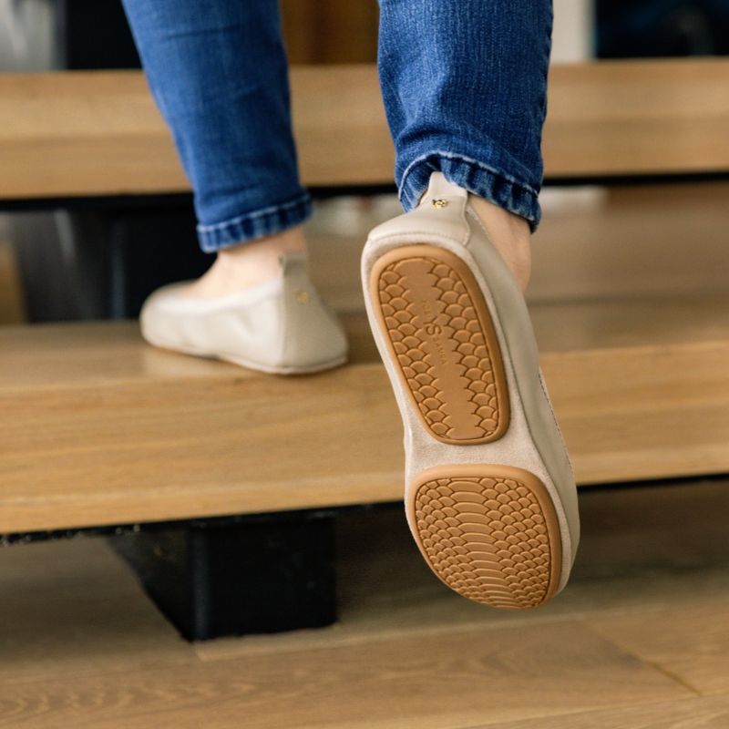 Samara Foldable Ballet Flat In Simply Taupe Leather