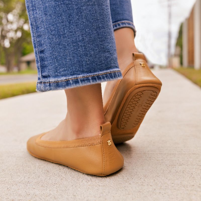 Samara Foldable Ballet Flat In Whiskey Leather