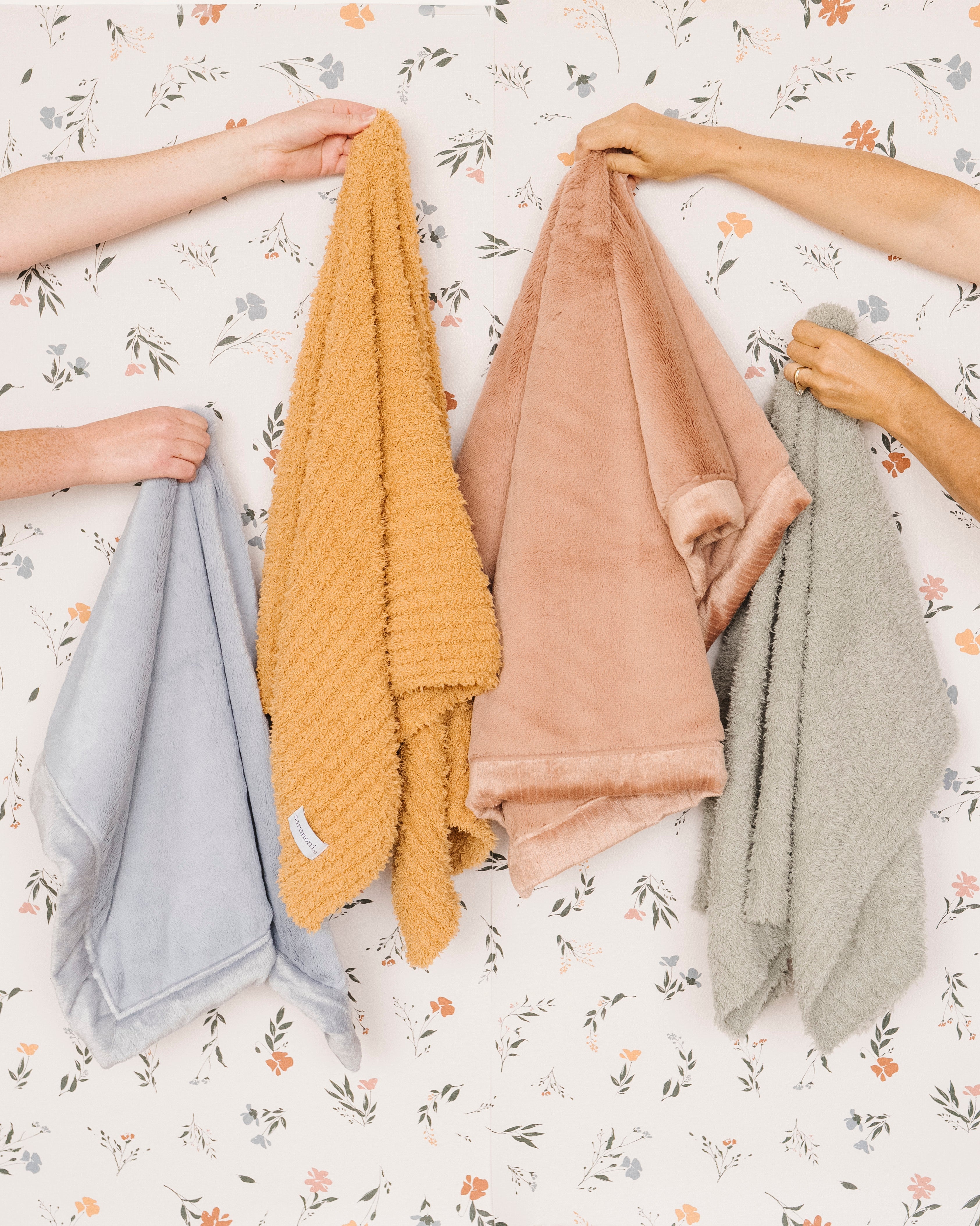 Fleurs Wallpaper By Saranoni