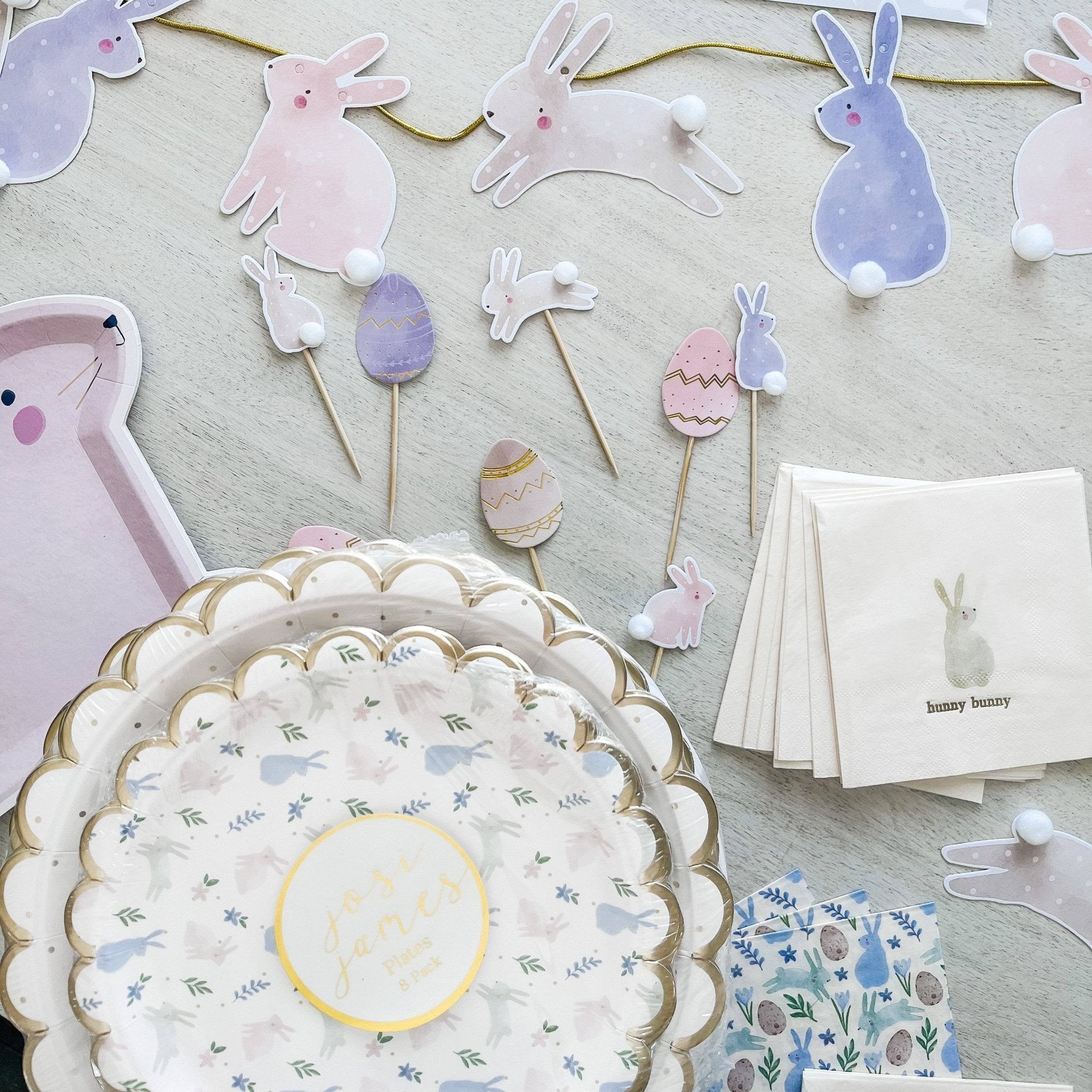 Scalloped Polka Dot Plate