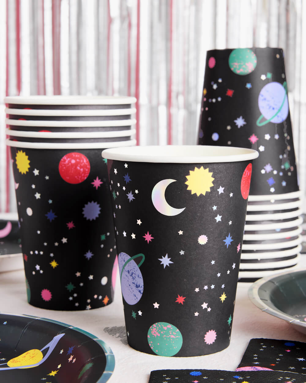 Out Of This World Cups - 16 Paper Cups