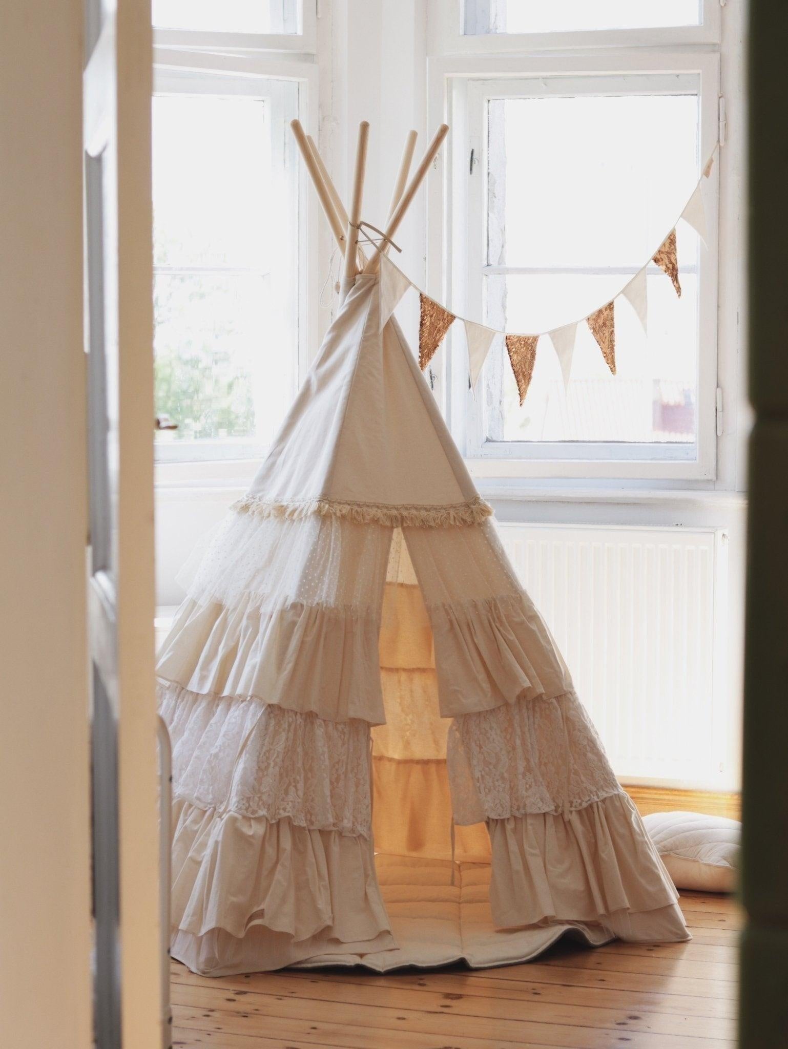 shabby Chic Teepee Tent With Frills And White - Leaf Mat Set