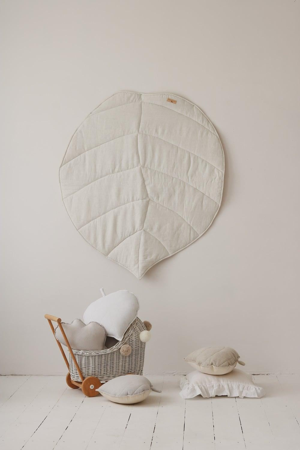 shabby Chic Teepee Tent With Frills And White - Leaf Mat Set