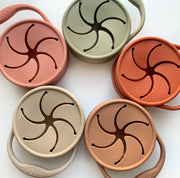 Collapsible Silicone Snack Cup: Perfect For On-the-go Snacking!