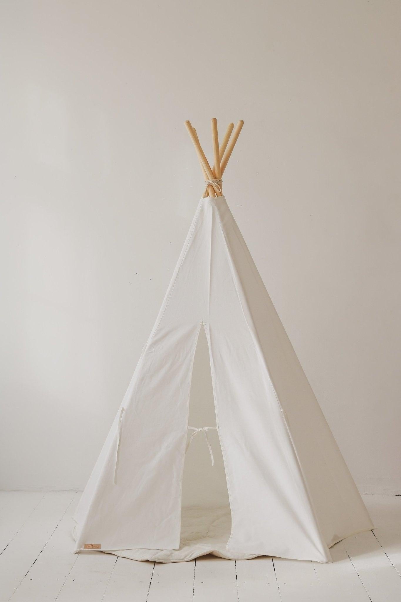 snow White Teepee And White And Grey - Leaf Mat Set