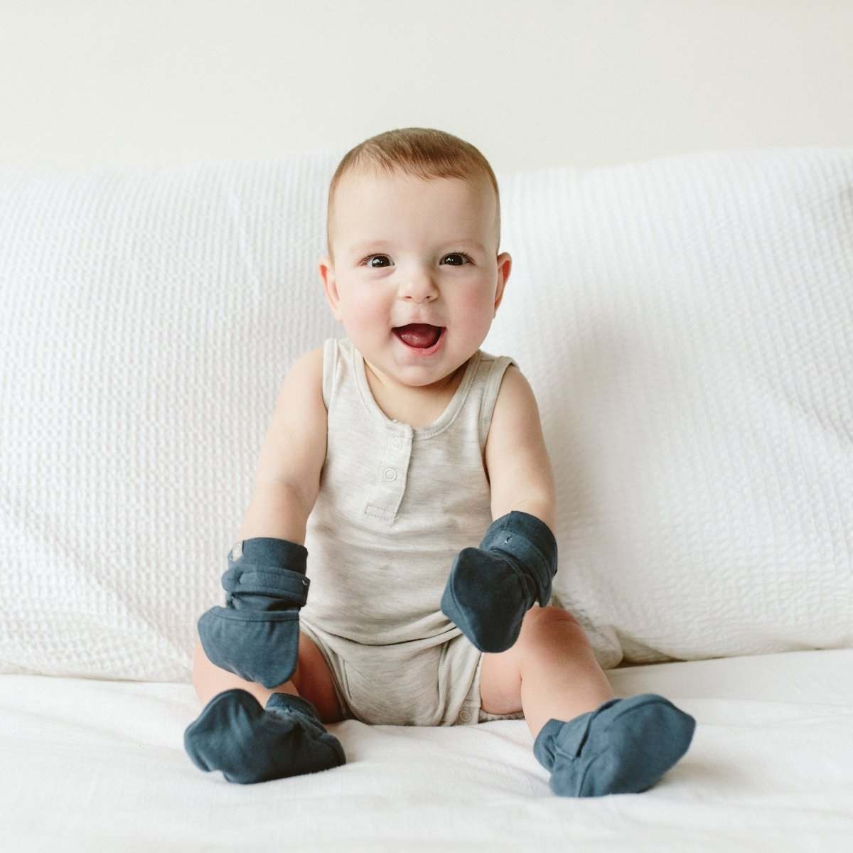 Stay On Mitts + Boots Set | Midnight