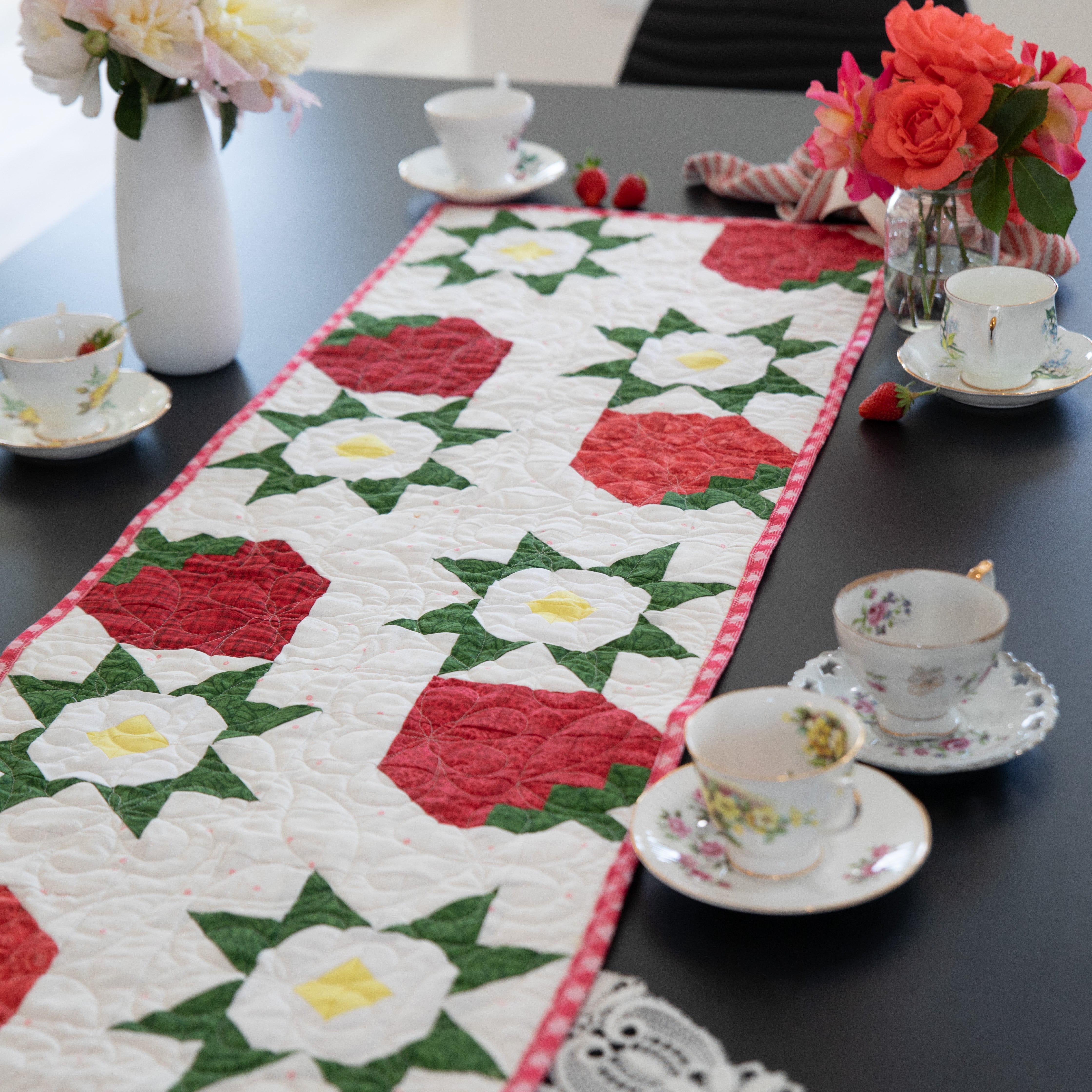 Strawberry Table Runner Kit