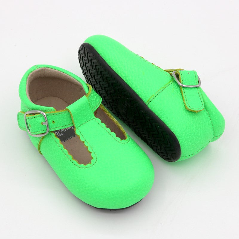 Scalloped T-strap - Neon Green
