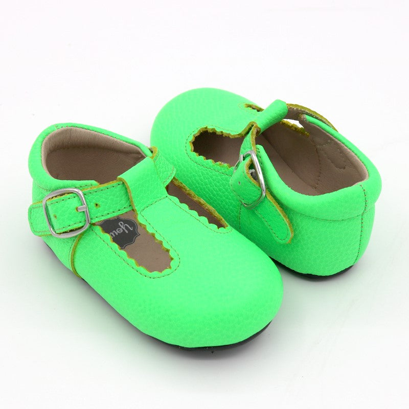 Scalloped T-strap - Neon Green
