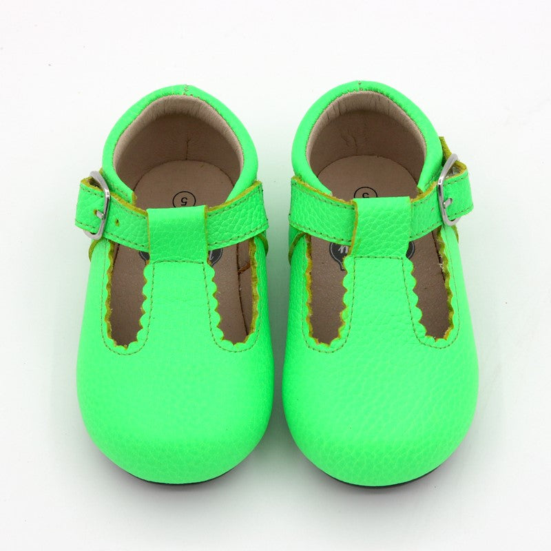 Scalloped T-strap - Neon Green