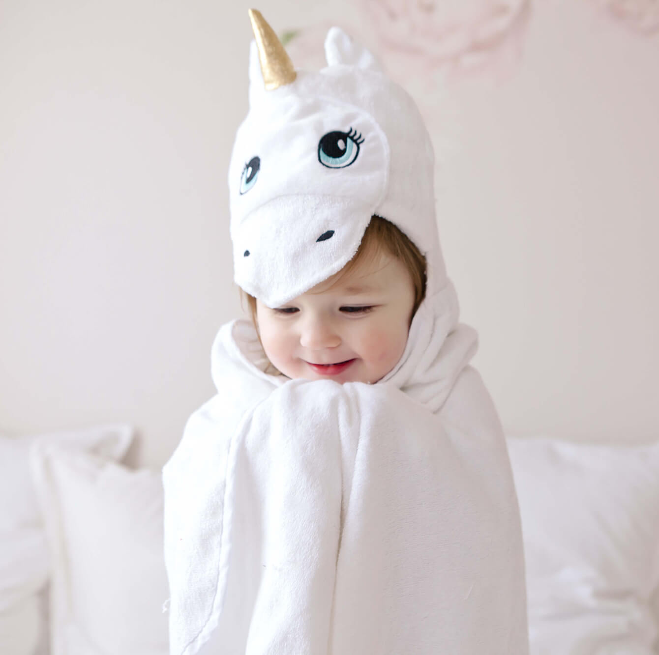 Bamboo Viscose White Unicorn Hooded Towel