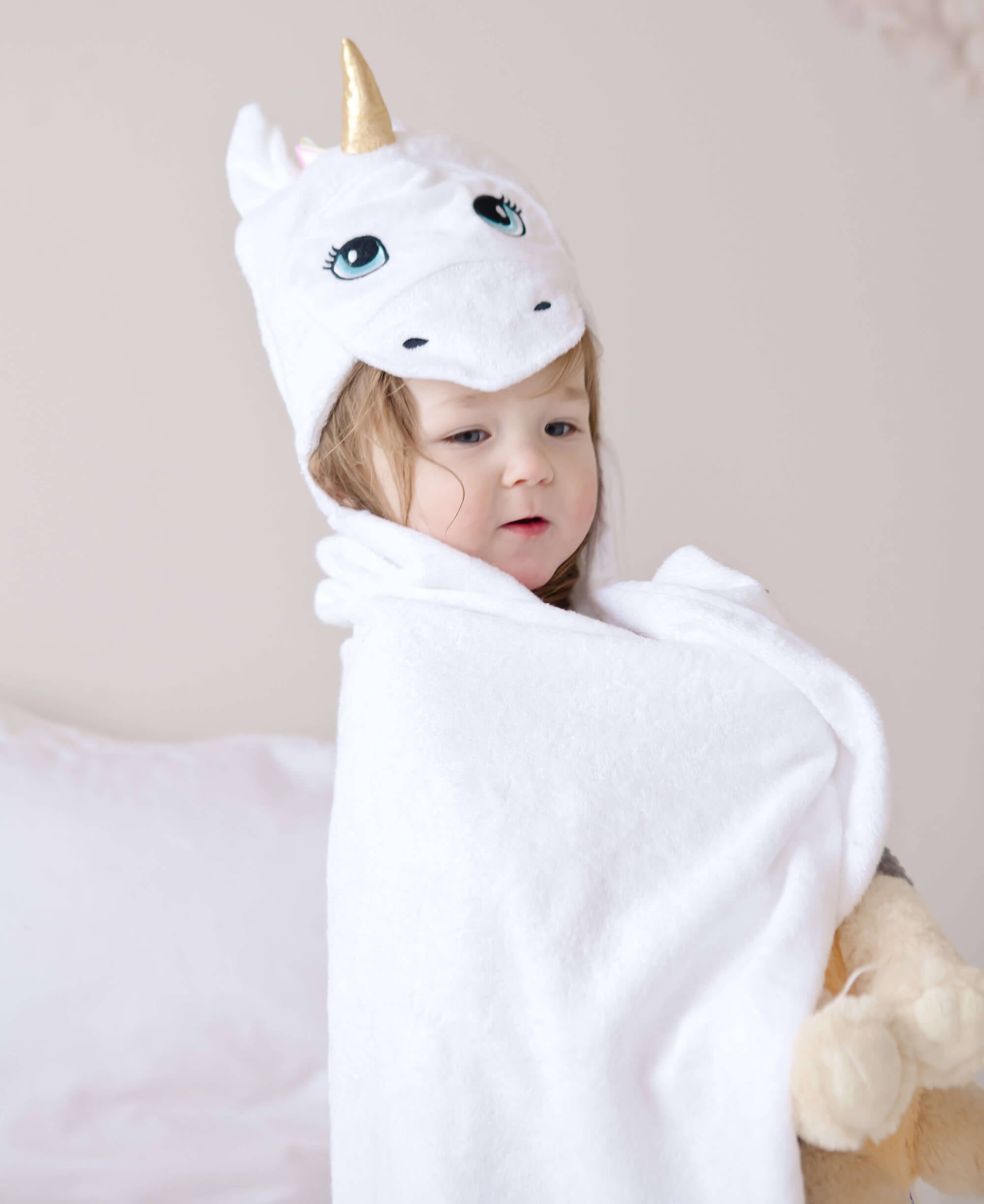 Bamboo Viscose White Unicorn Hooded Towel