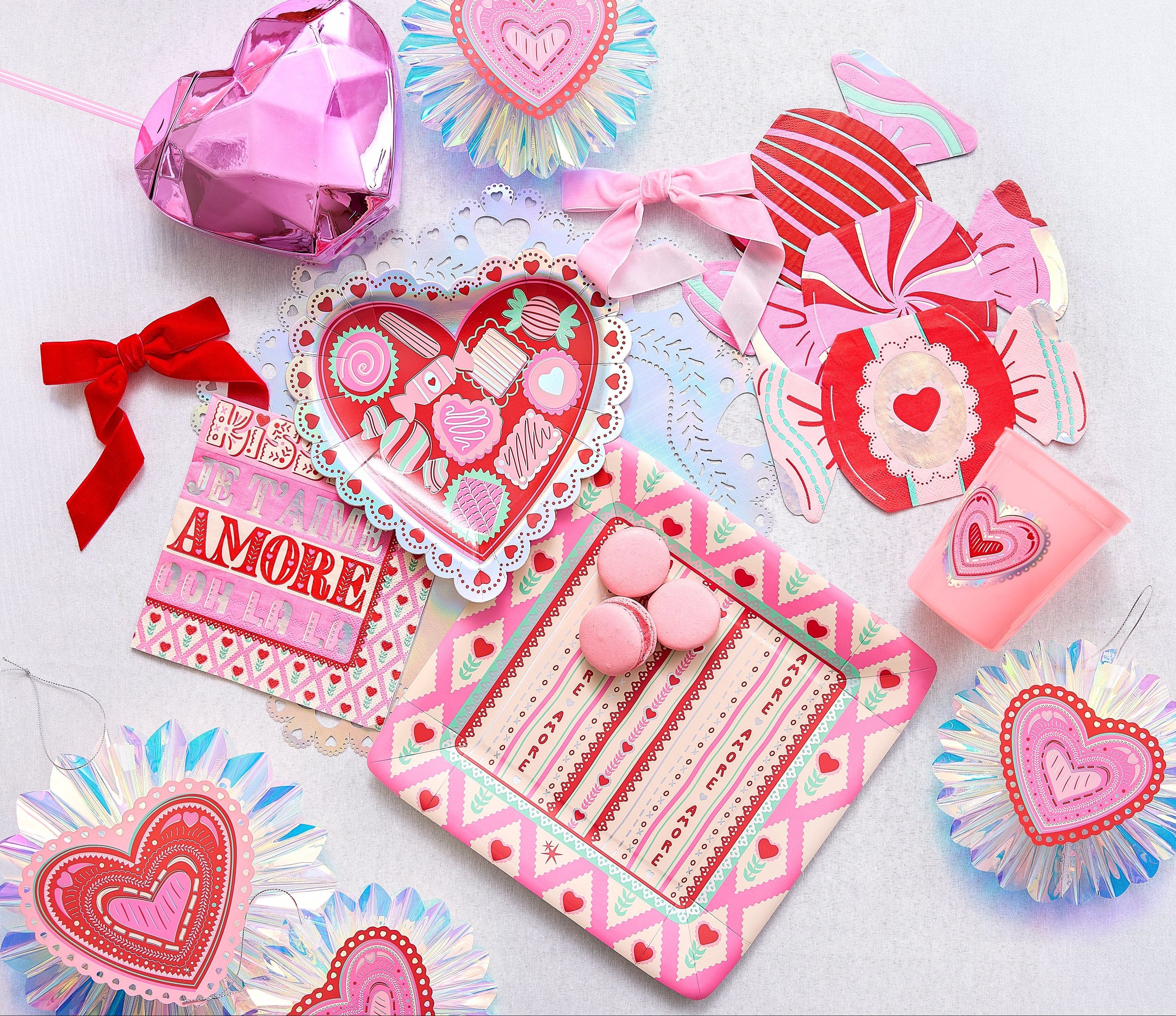 Amore Dinner Plates (10 Count)