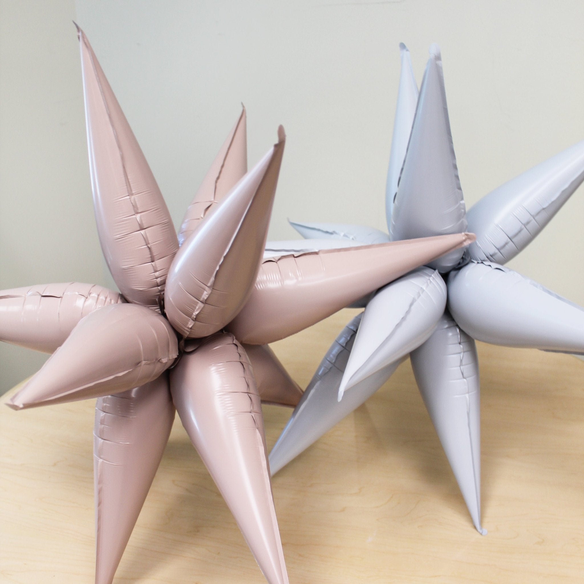 White Starburst Balloon