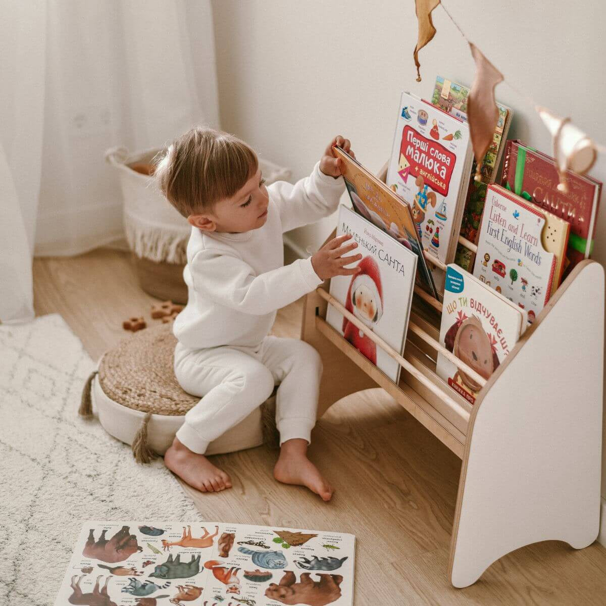 Wooden Montessori Bookshelf Natural (usa Only)
