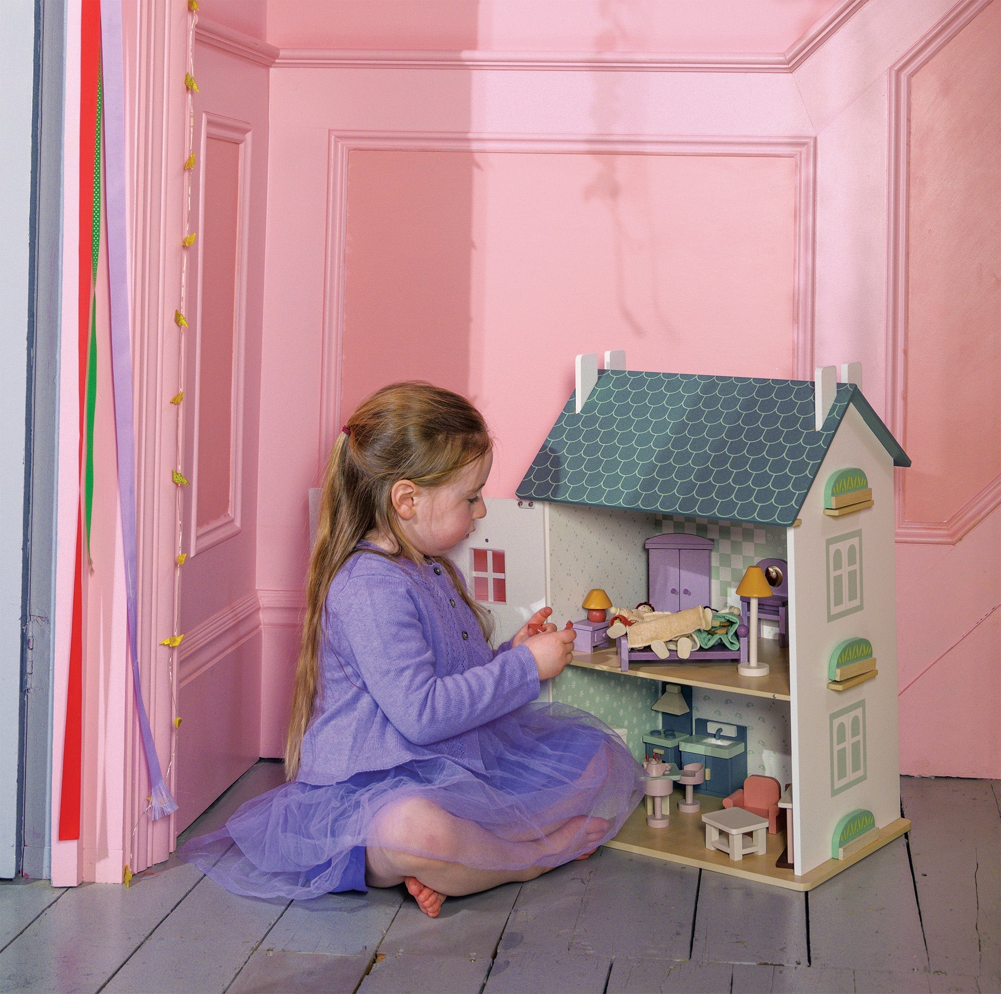 Willow Dollhouse