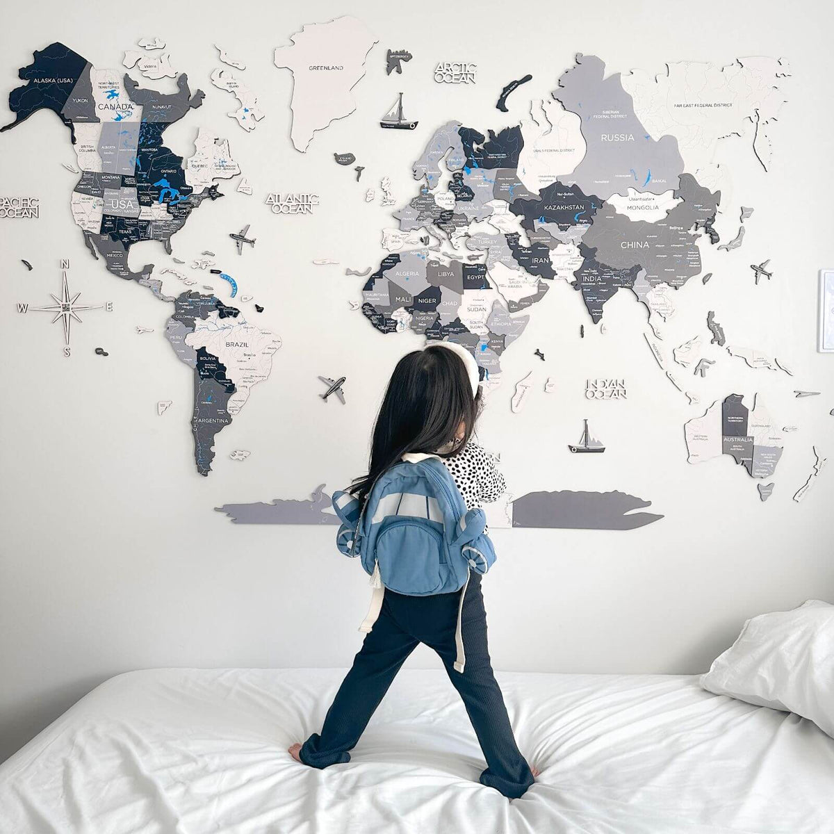 Bundle: Colored Map And Flags Pins