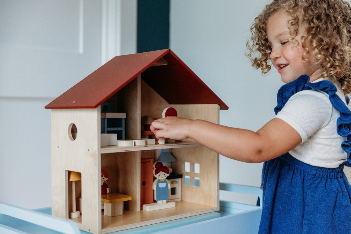 Poppets Dollhouse