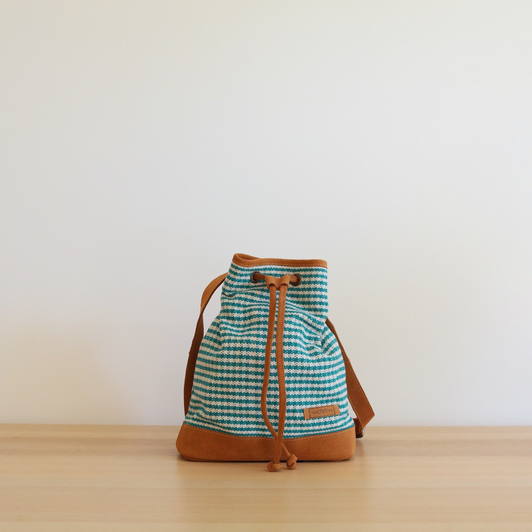 Woven Drawstring Bucket Bag - Houndstooth