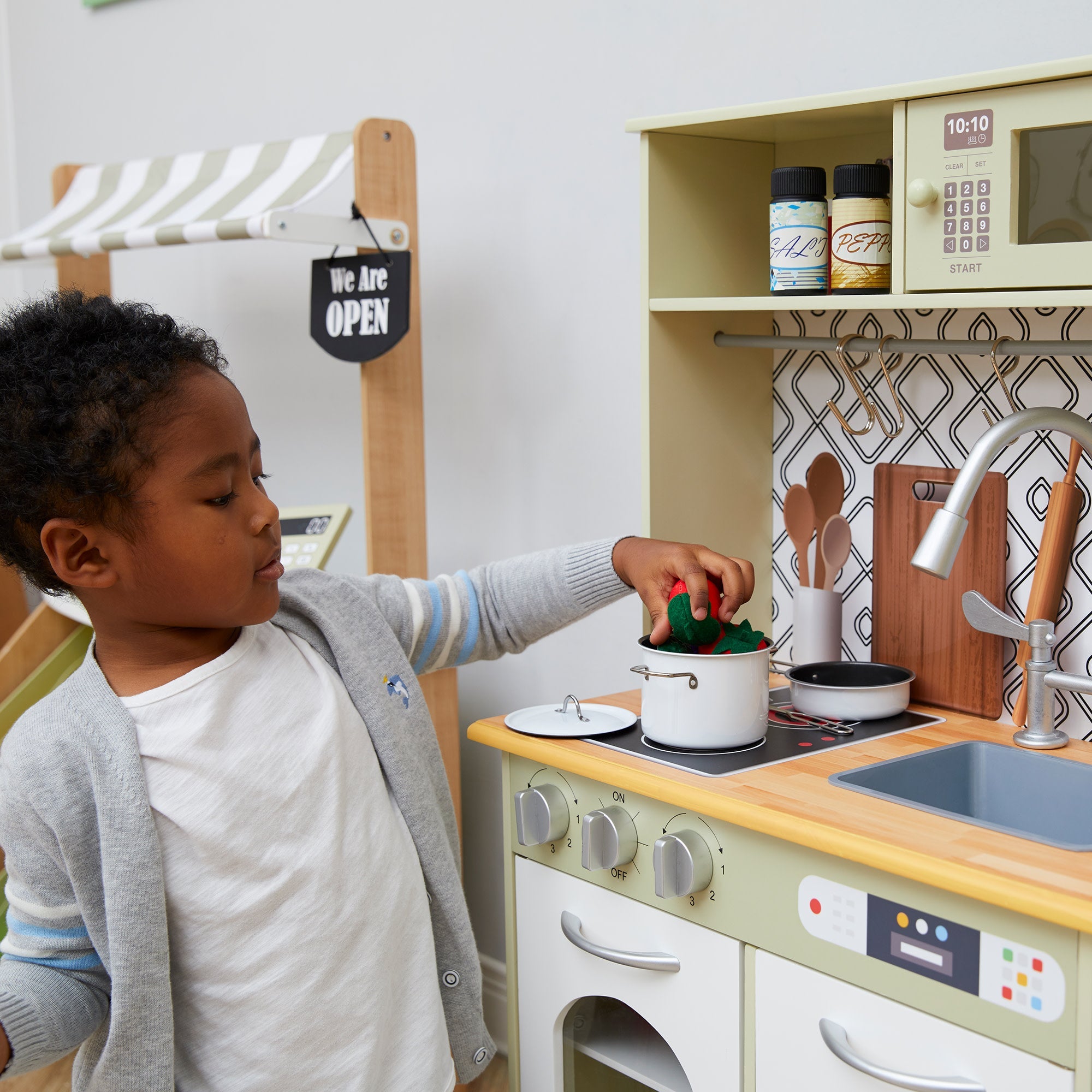 Little Chef Boston Farmhouse Wooden Kitchen Playset, Green/white