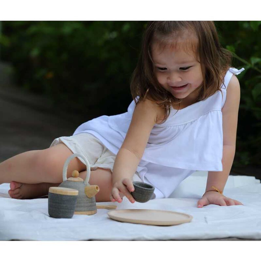 PlanToys Classic Tea Set Play Tablewear