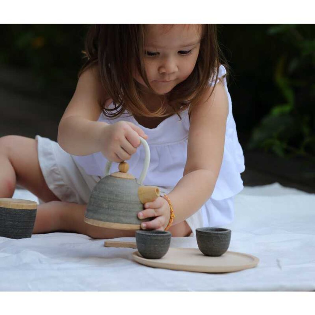 PlanToys Classic Tea Set Play Tablewear