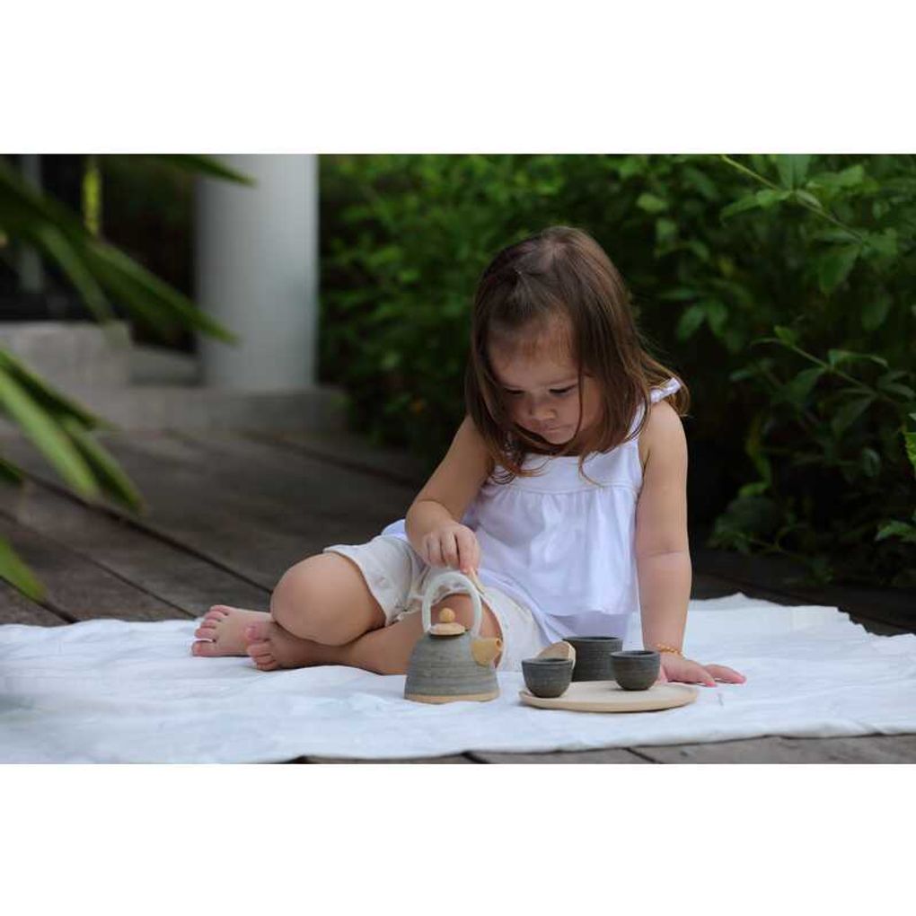 PlanToys Classic Tea Set Play Tablewear