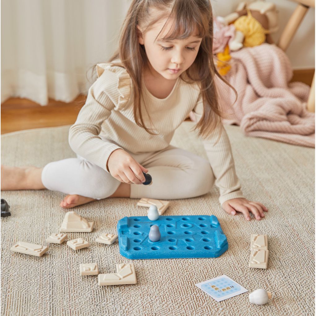 PlanToys Finding Penguin Game Board Game