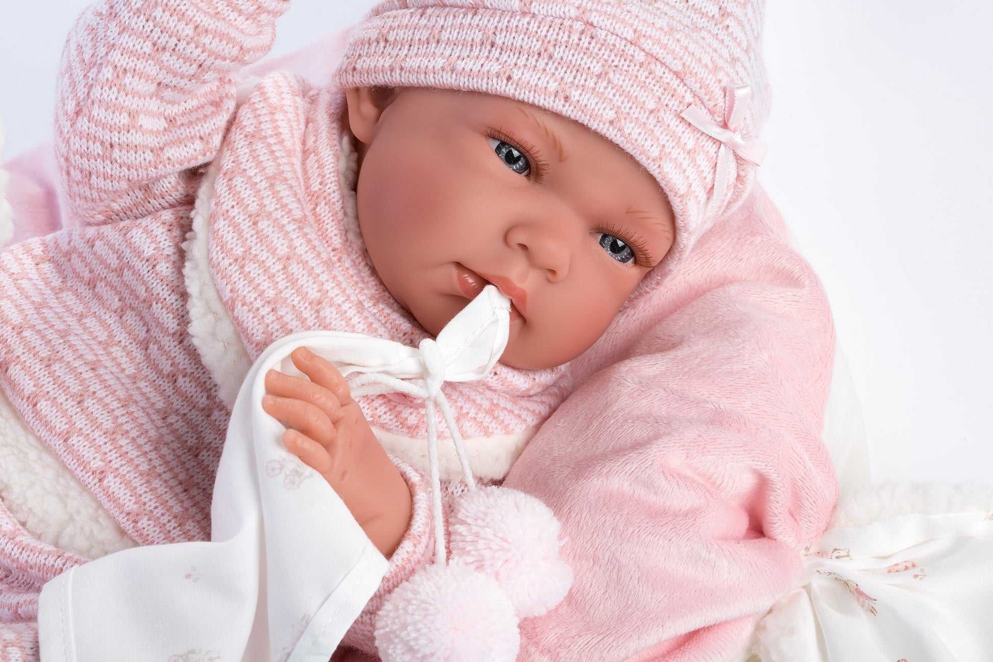 Llorens 15.7" Anatomically-correct Baby Doll Naomi with Blanket Dolls