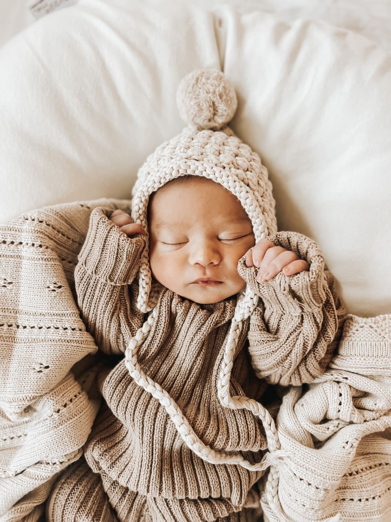 Chunky Knit Bonnet - Beige