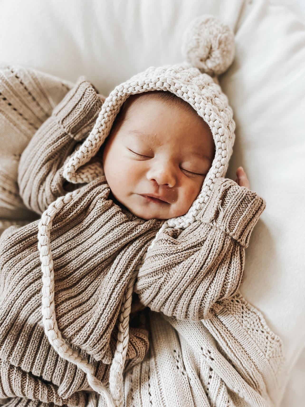 Chunky Knit Bonnet - Beige