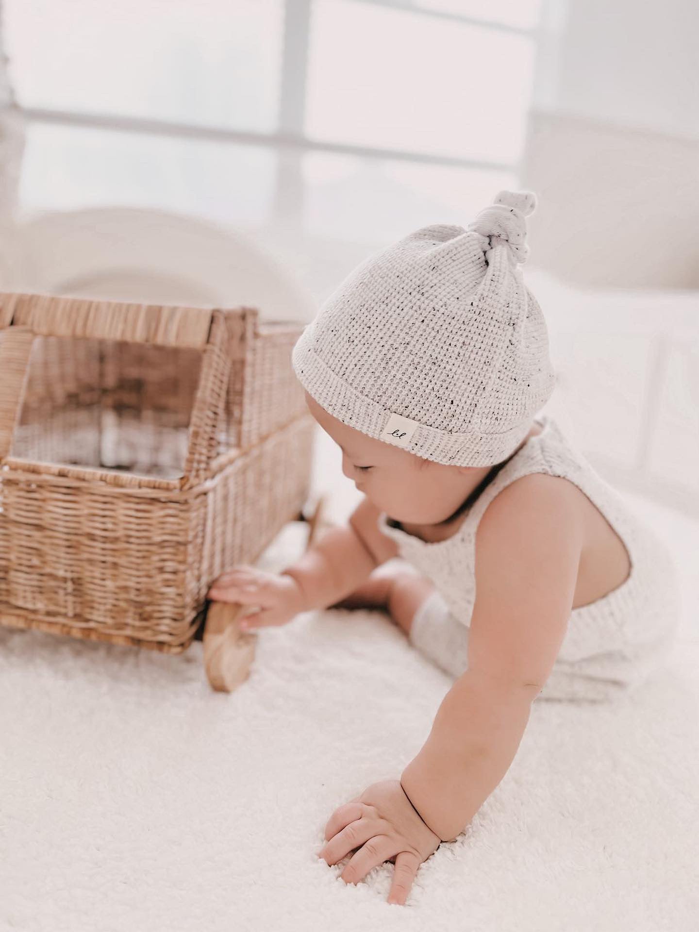 Knotted Hat - Black Speckle