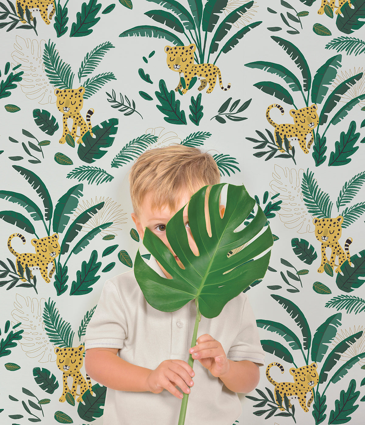 Lilipinso Wallpaper (50 Cm X 10 M) - Cheetah & Tropical Leaves (Light Green Background)