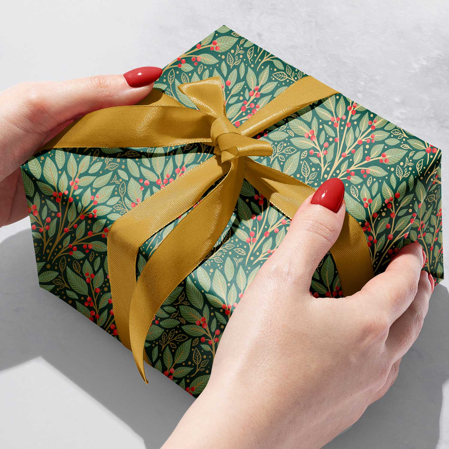XB634b Green Red Holly Christmas Gift Wrapping Paper Gift Box 