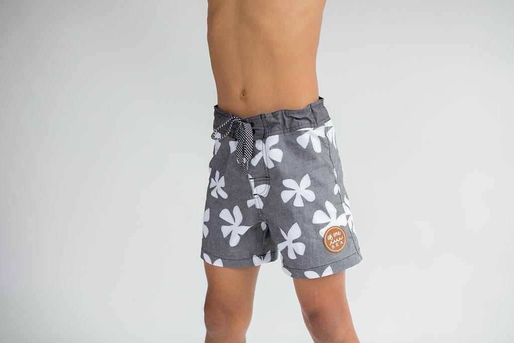 Kid’s Townshorts In Black Plumeria