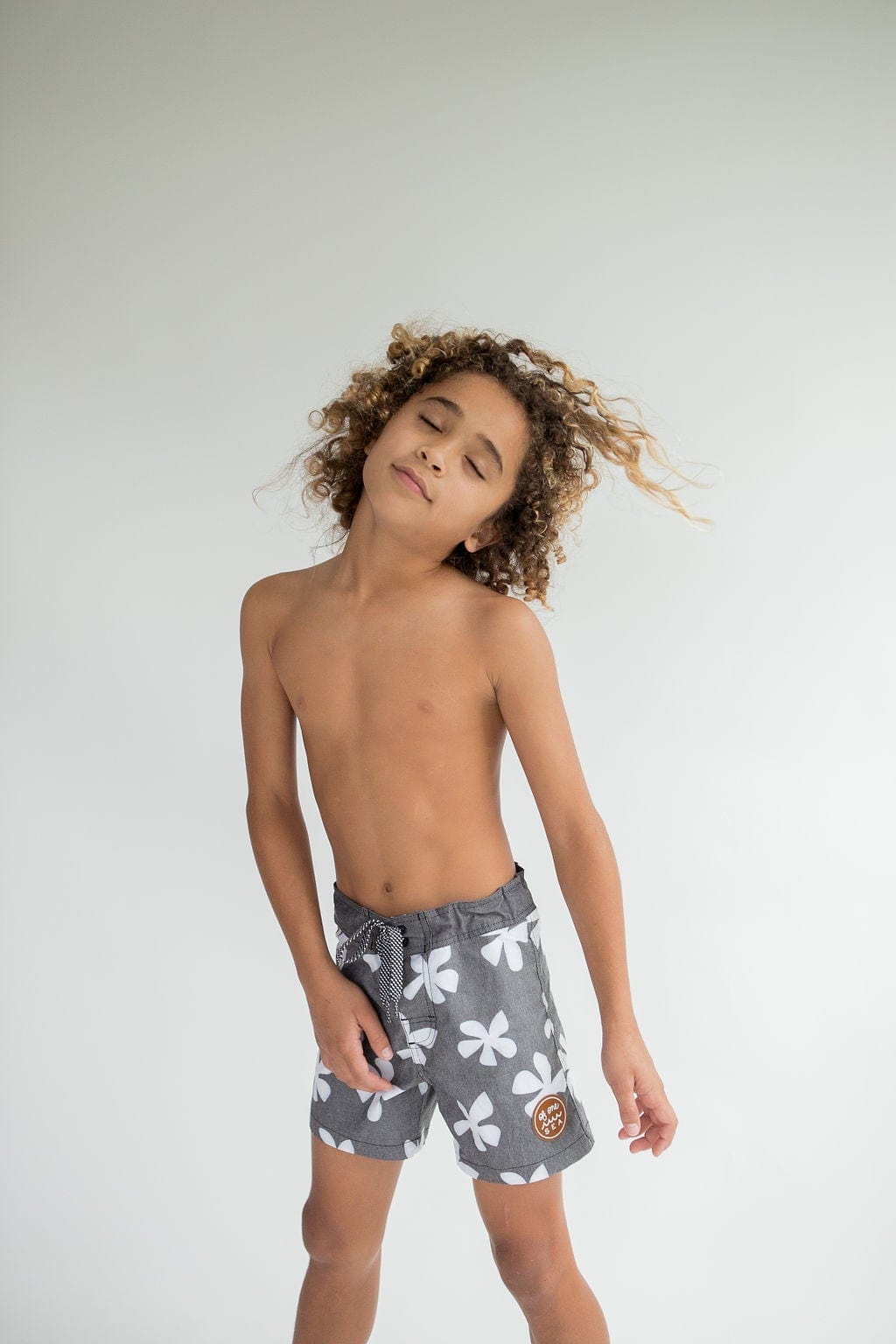 Kid’s Townshorts In Black Plumeria