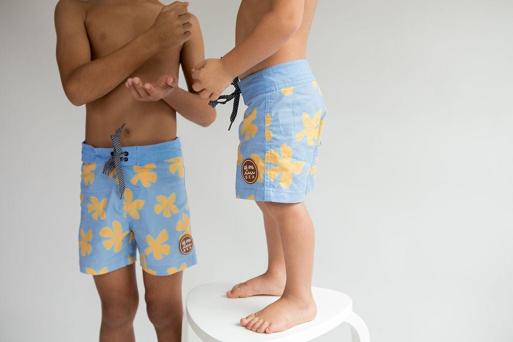 Kid’s Townshorts In Light Blue Plumeria